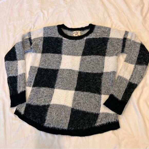 Hippie Rose Women's Fuzzy Knit Plaid Long Sleeves Sweater Top Size Medium - Picture 1 of 8